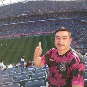 Meet your Posher, Cesar